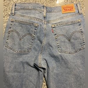 Levi’s Wedgie Straight Jean
